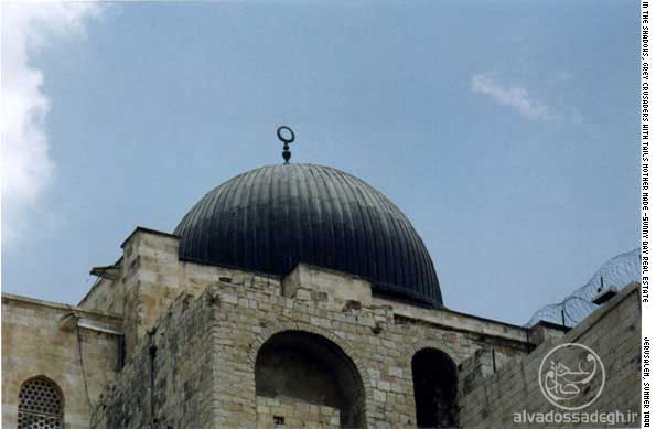  مسجد الاقصی. (گنبد  این  مسجد  مبارک،سبز است)